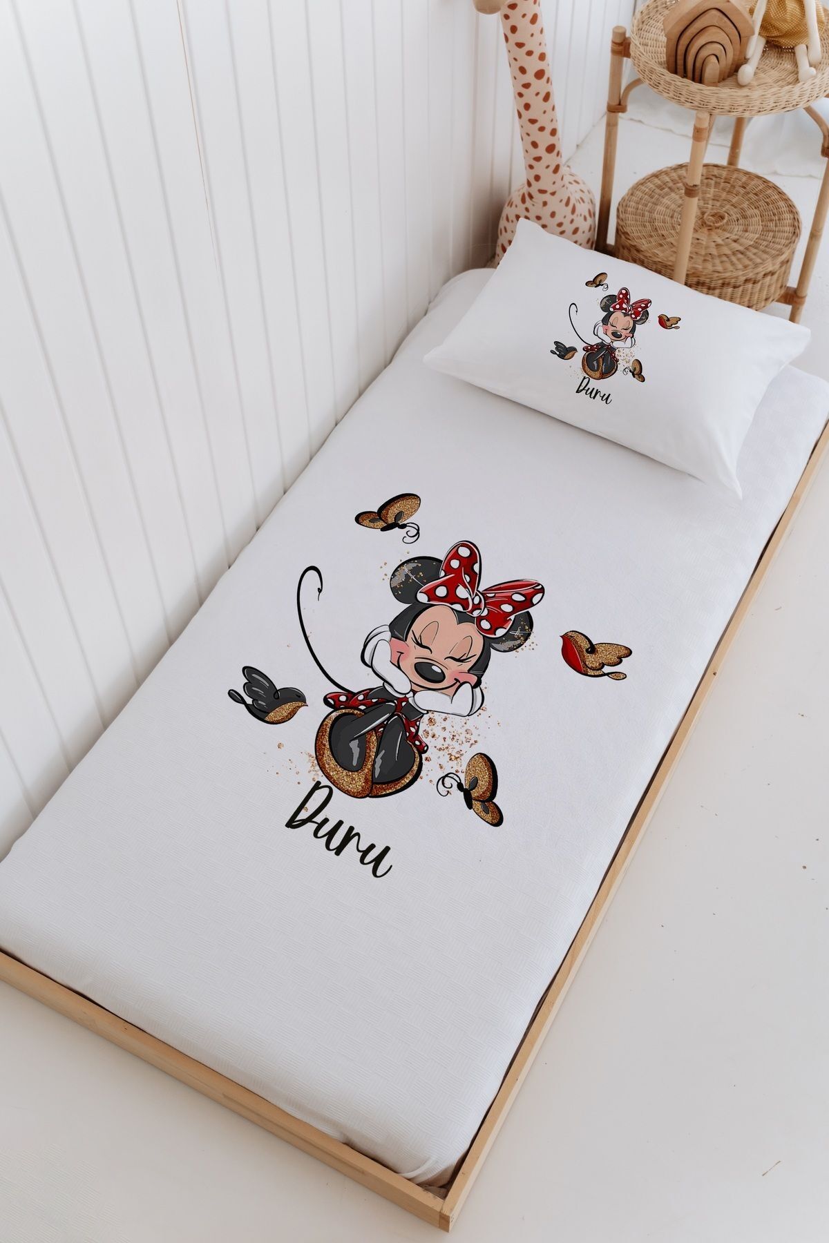 İsme Özel %100 Pamuk Bebek Ve Çocuk Tek Kişilik 165 X 225 Cm Pike Takımı-Minnie Mouse