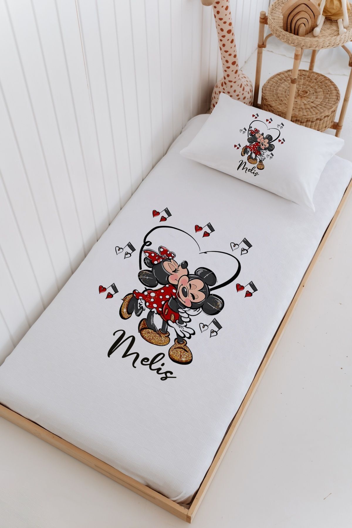 İsme Özel %100 Pamuk Bebek Ve Çocuk Tek Kişilik 165 X 225 Cm Pike Takımı-Minnie Mouse