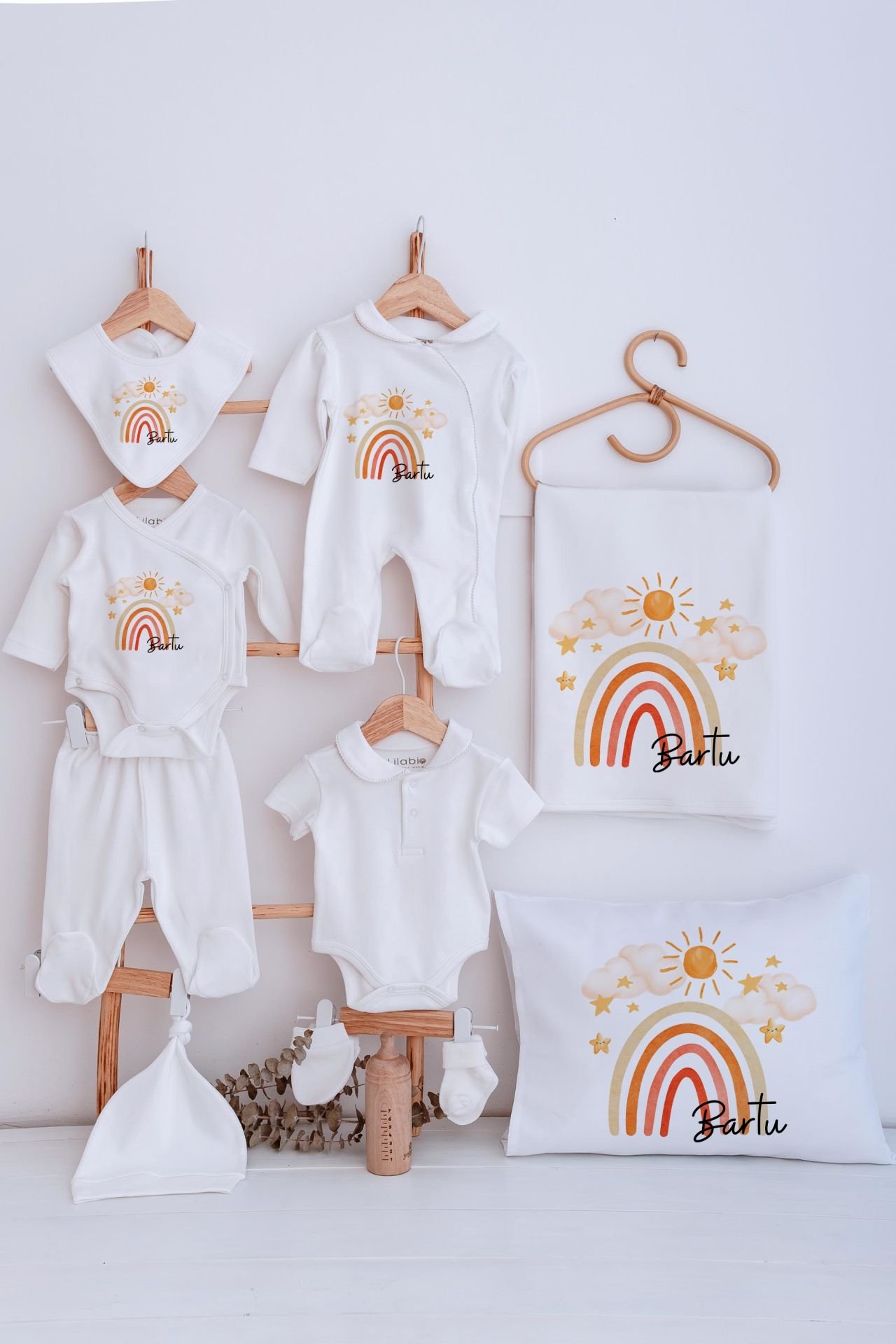 Lilabio Bebe Yaka İsme Özel Delux 12li Hastane Çıkışı Güneşli Gökkuşağı