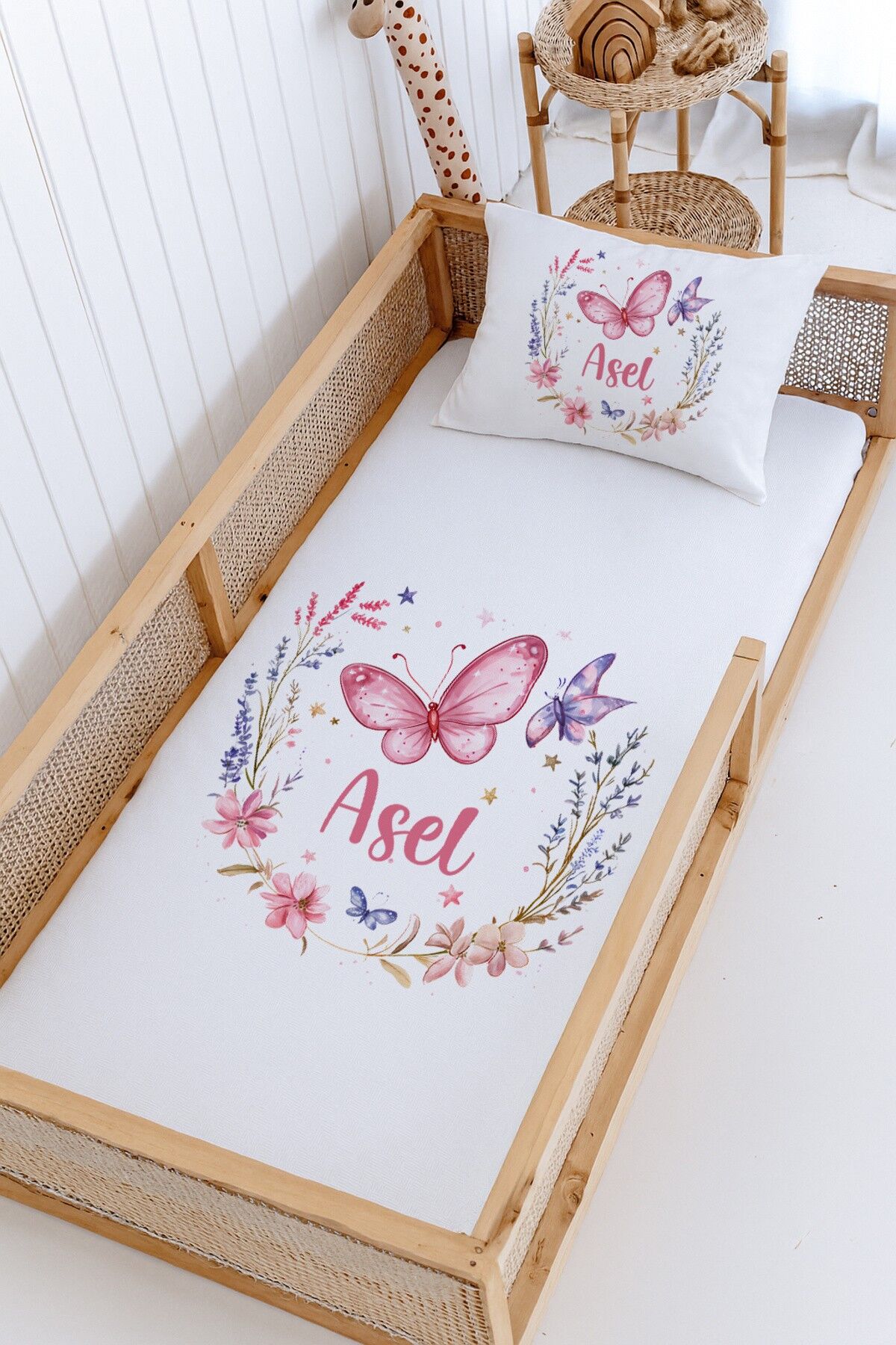 %100 Pamuk İsme Özel Montessori Yatak Pike Seti 100x200 Kelebek Çiçek Çemberi