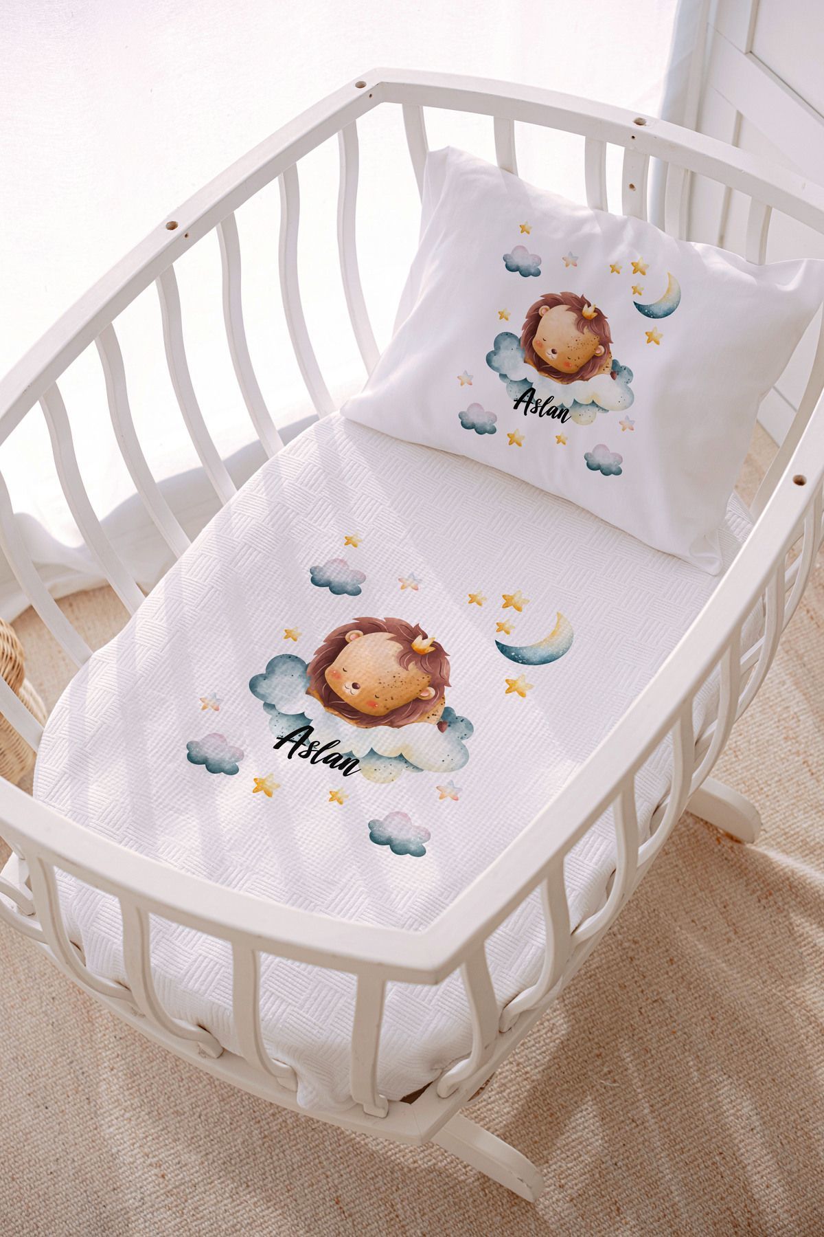 İsme Özel Park Yatak ve Anne Yanı Pike Seti (70x120 cm) Aslan