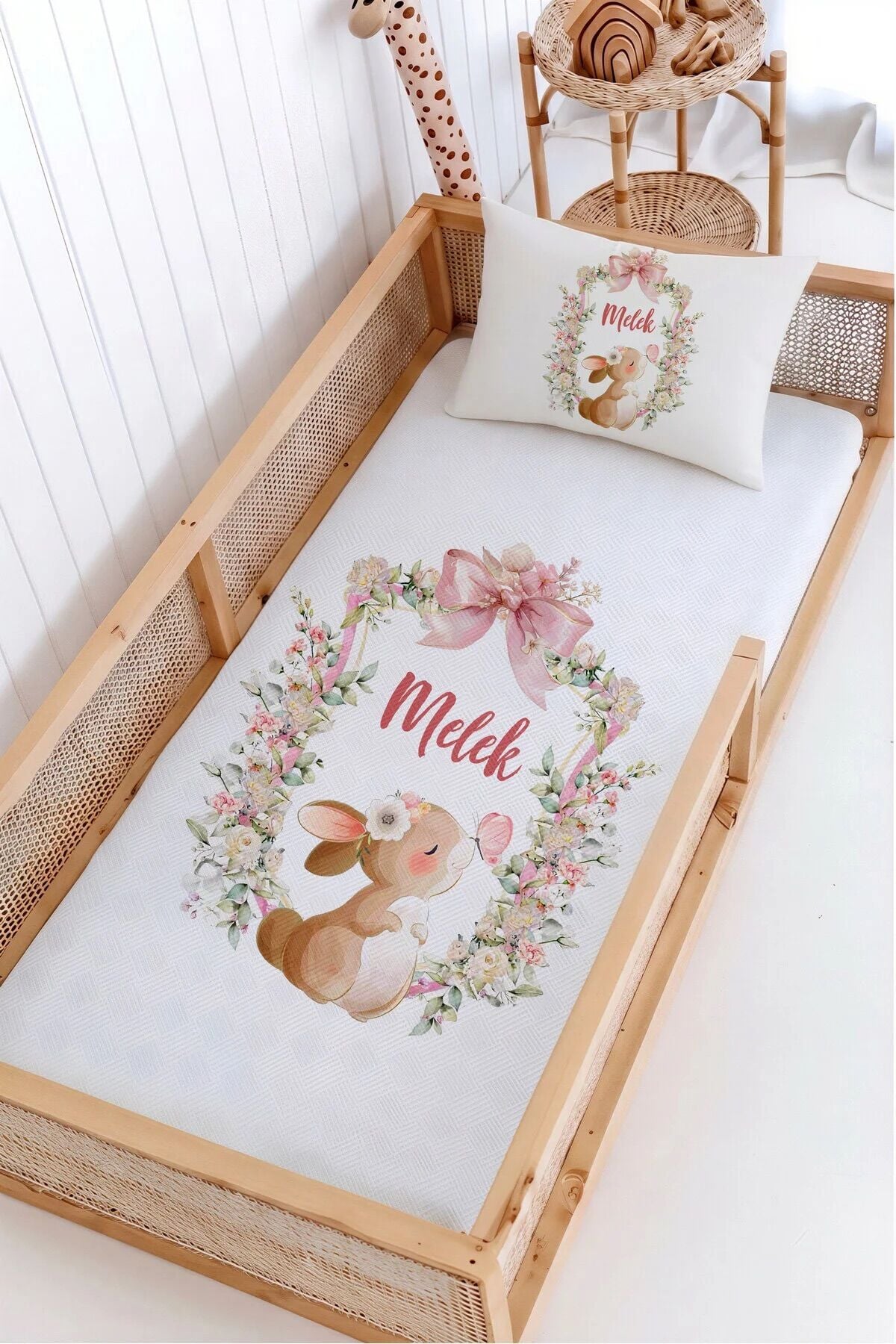 %100 Pamuk İsme Özel Montessori Yatak Pike Seti 100x200 Çelenk Tavşan