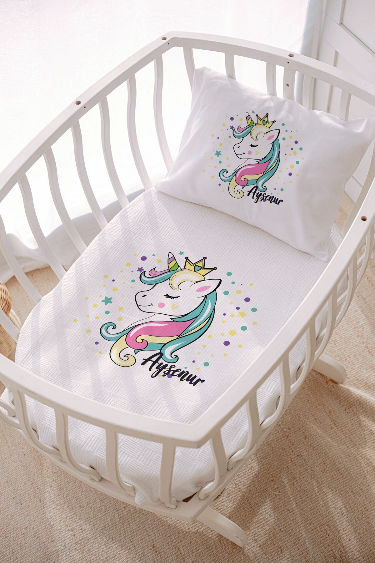 %100 Pamuk İsme Özel Park Yatak ve Anne Yanı Pike Seti (75x120 cm) Unicorn