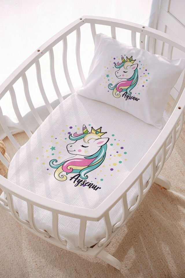 %100 Pamuk İsme Özel Park Yatak ve Anne Yanı Pike Seti (75x120 cm) Unicorn