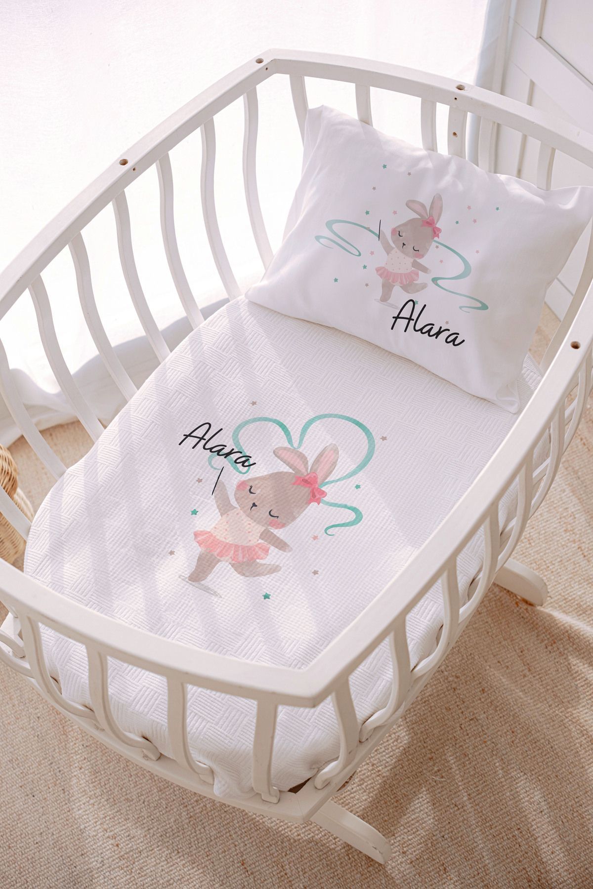 İsme Özel Park Yatak ve Anne Yanı Pike Seti (70x120 cm) Tavşan