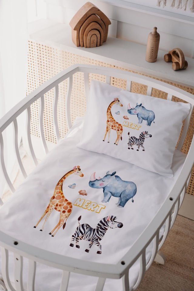 %100 Delux Pamuk İsme Özel 60x100 Anne Yanı Beşik Nevresim Takımı Safari