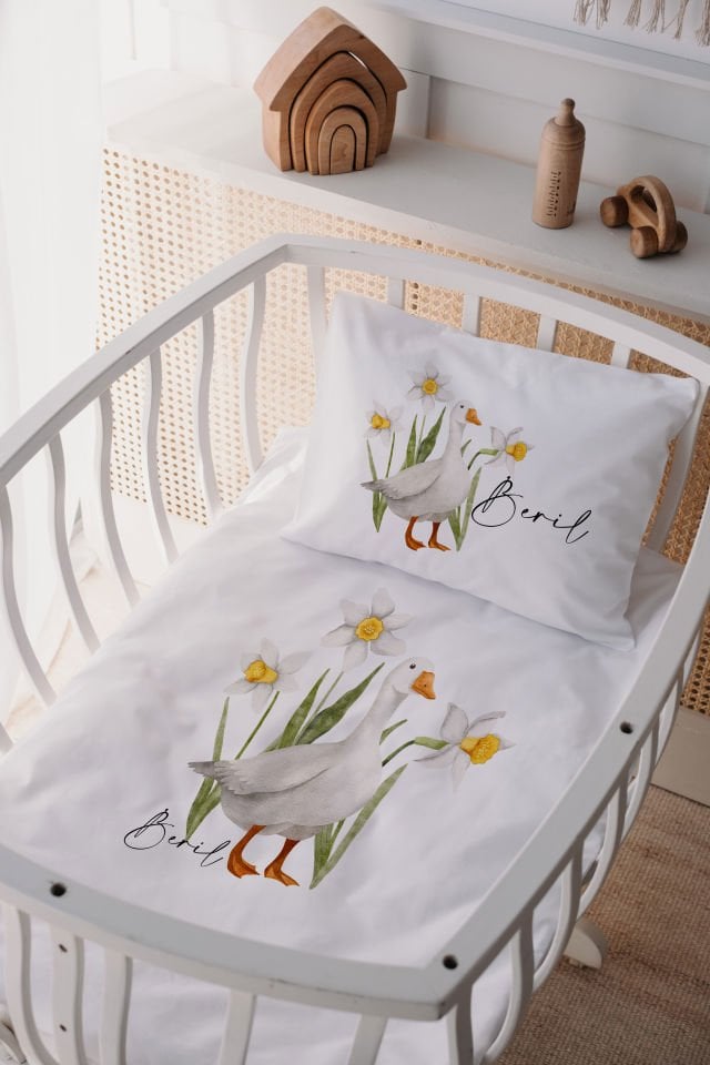 %100 Delux Pamuk İsme Özel 60x100 Anne Yanı Beşik Nevresim Takımı Ördek