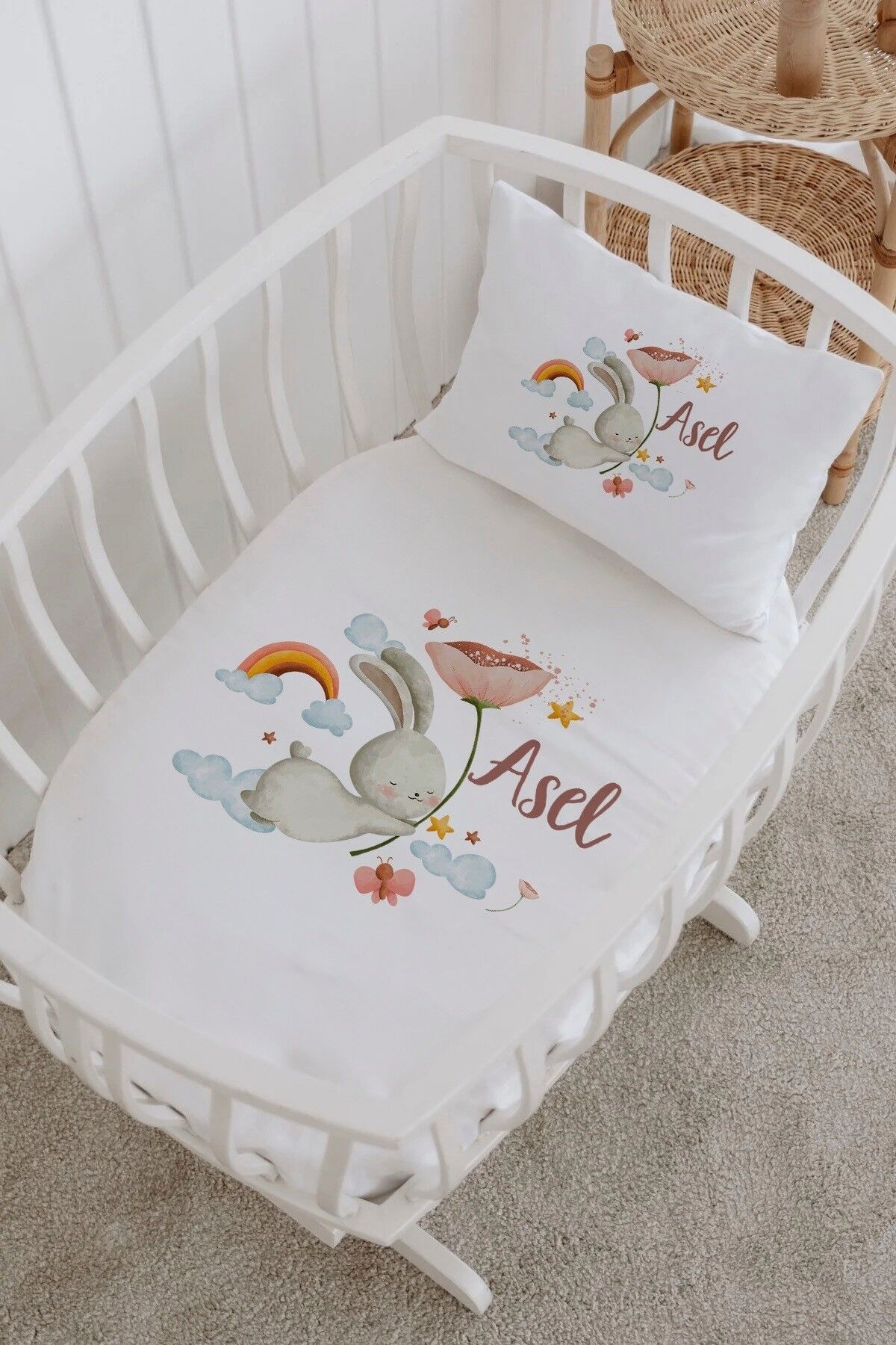 İsme Özel %100 Pamuk Park Yatak Çarşaf Seti  Çiçek Tutan Tavşan