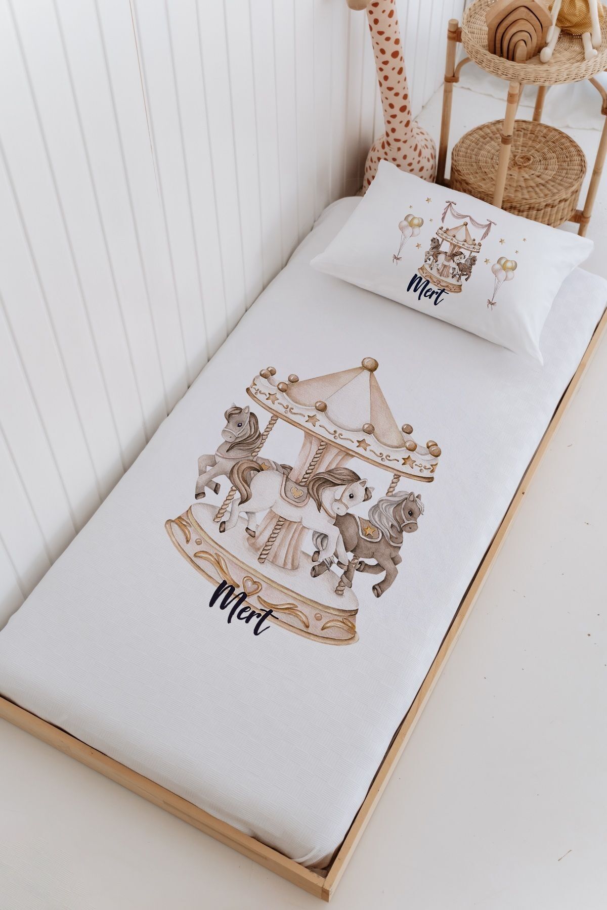 İsme Özel Bebek Ve Çocuk Tek Kişilik Pike Takımı (160 X 220cm)-Atlı Karınca