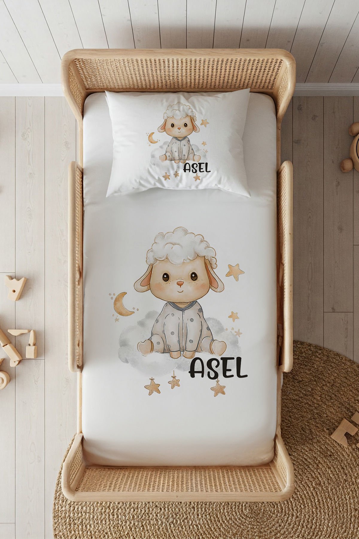%100 Pamuk Saten İsme Özel 100x200 Tek Kişilik Lastikli Çarşaf Seti Küçük Kuzu