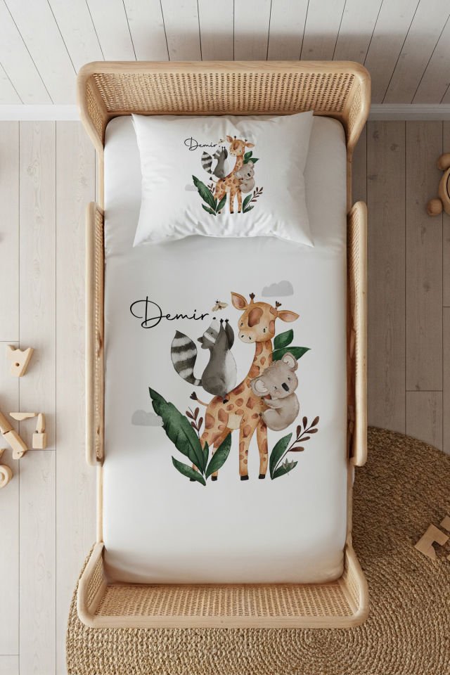 %100 Pamuk Saten İsme Özel 100x200 Tek Kişilik Lastikli Çarşaf Seti Zürafa ve Arkadaşları