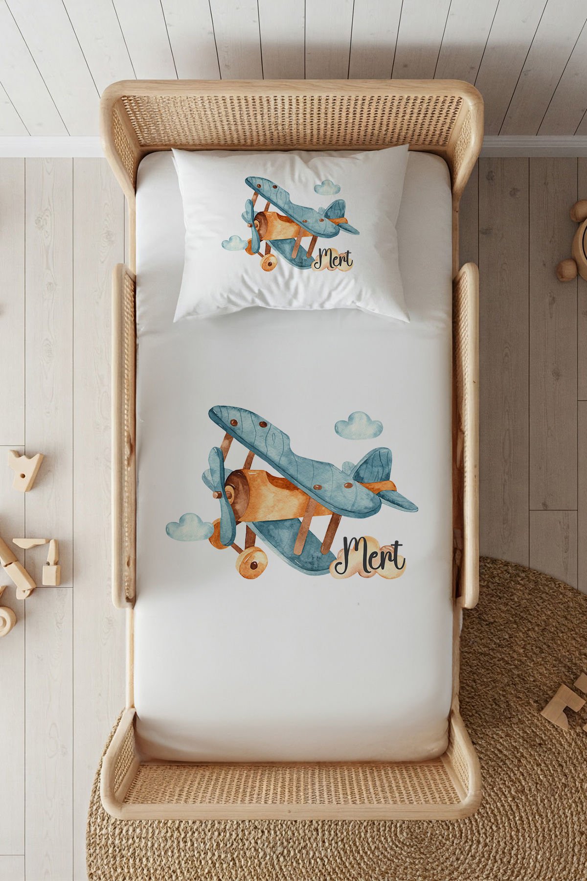 %100 Pamuk Saten İsme Özel 100x200 Tek Kişilik Lastikli Çarşaf Seti Uçak