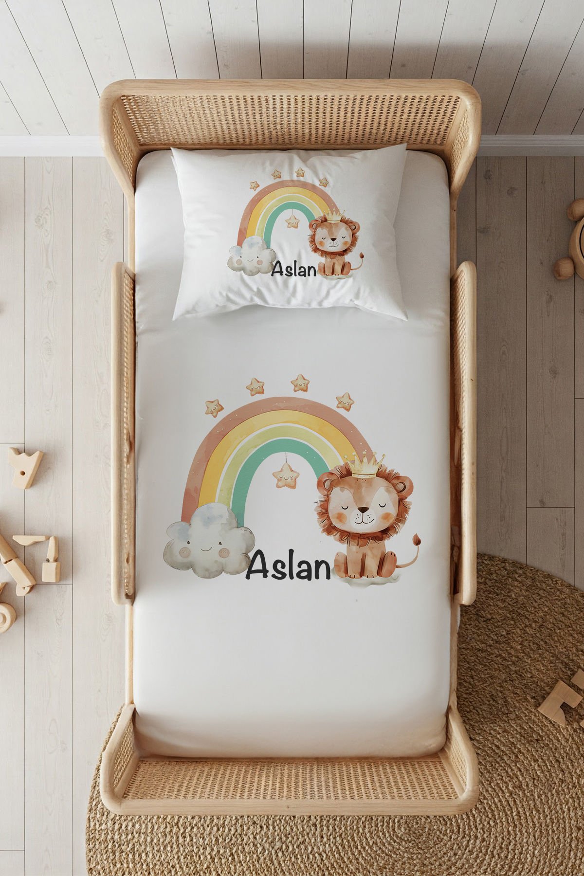 %100 Pamuk Saten İsme Özel 100x200 Tek Kişilik Lastikli Çarşaf Seti Aslan