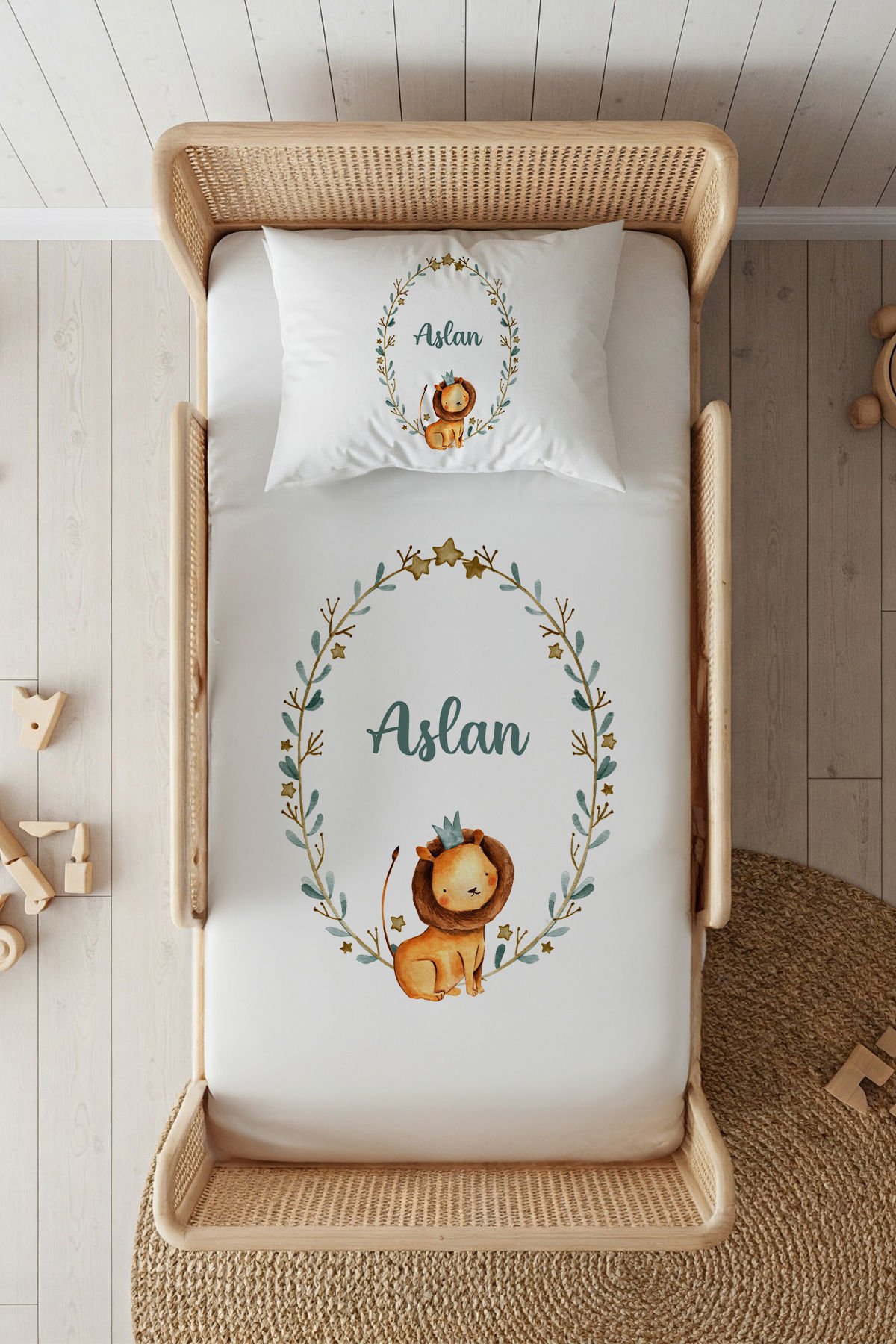 %100 Pamuk Saten İsme Özel 100x200 Tek Kişilik Lastikli Çarşaf Seti Aslan