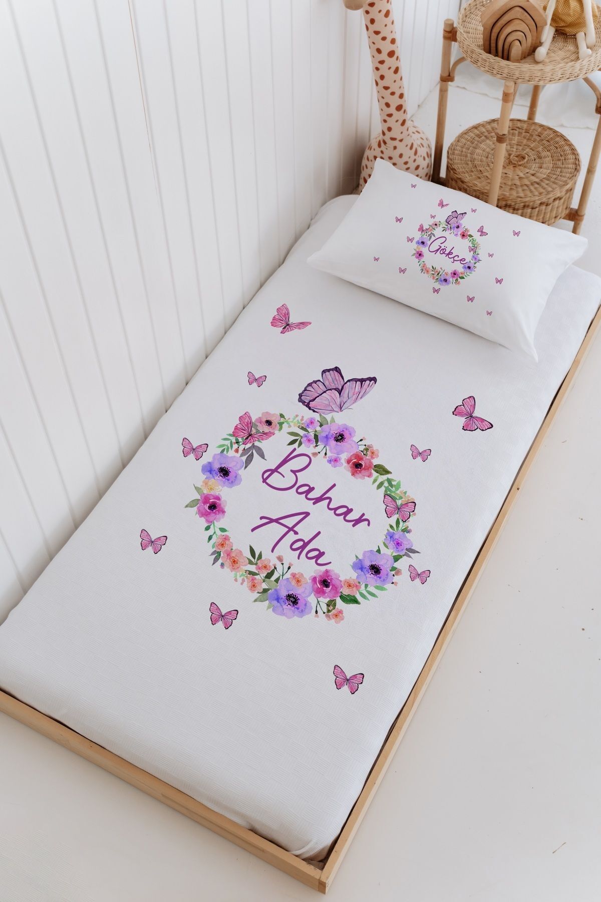 İsme Özel Bebek Ve Çocuk Tek Kişilik Pike Takımı (160 X 220cm)-Çiçek Çemberi