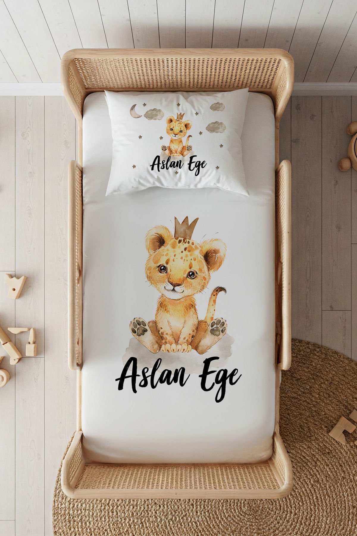 %100 Pamuk Saten İsme Özel 100x200 Tek Kişilik Lastikli Çarşaf Seti Aslan