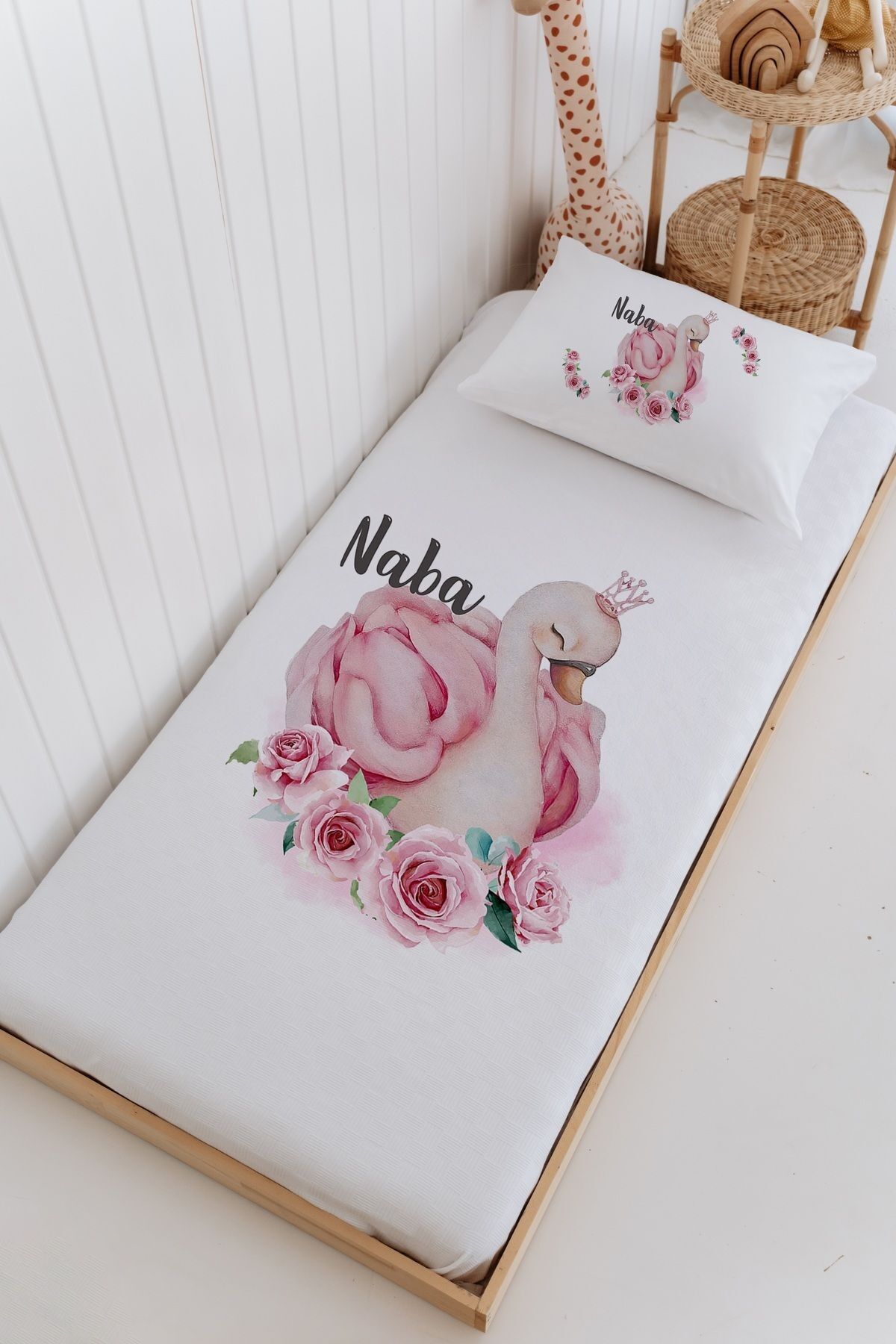 İsme Özel Bebek Ve Çocuk Tek Kişilik Pike Takımı (160 X 220cm)-Kuğu