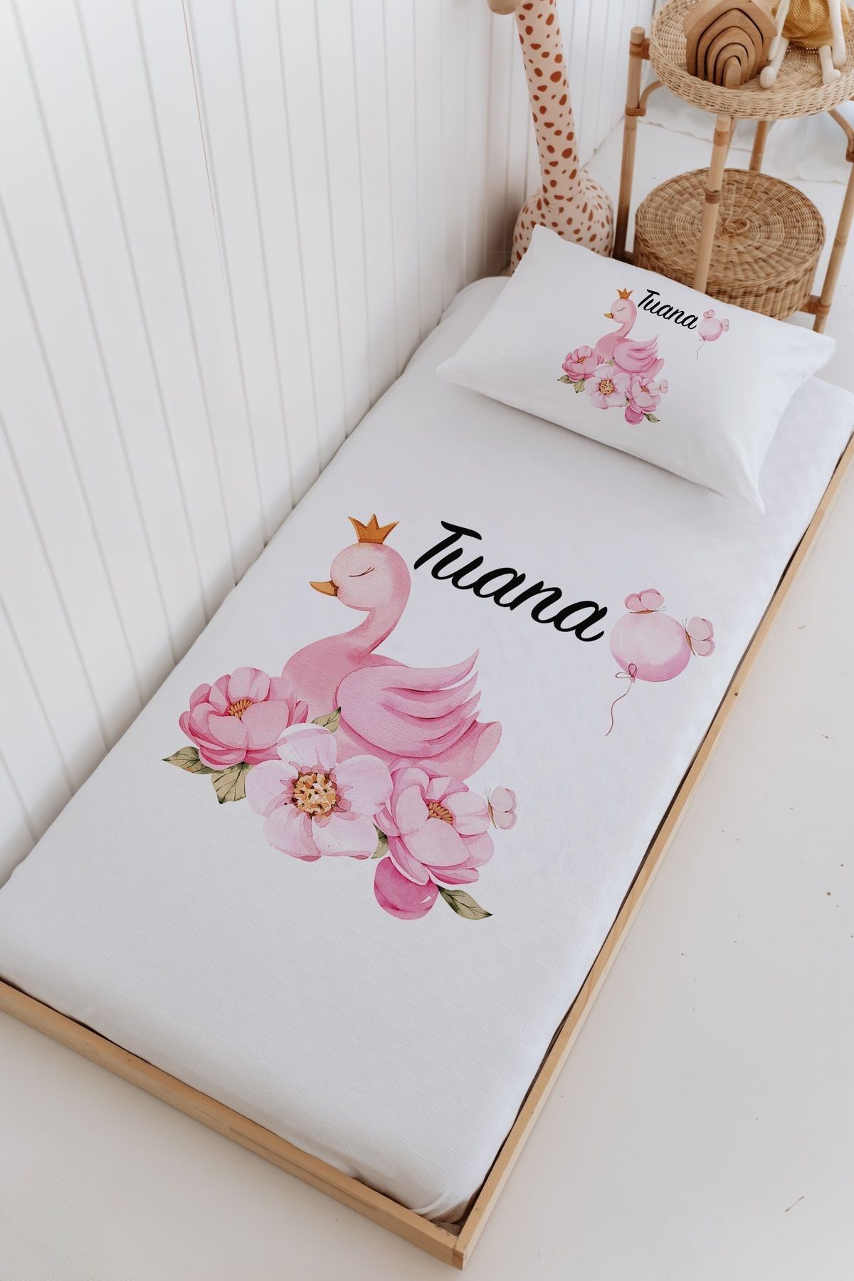 İsme Özel Bebek Ve Çocuk Tek Kişilik Pike Takımı (160 X 220cm)-Kuğu