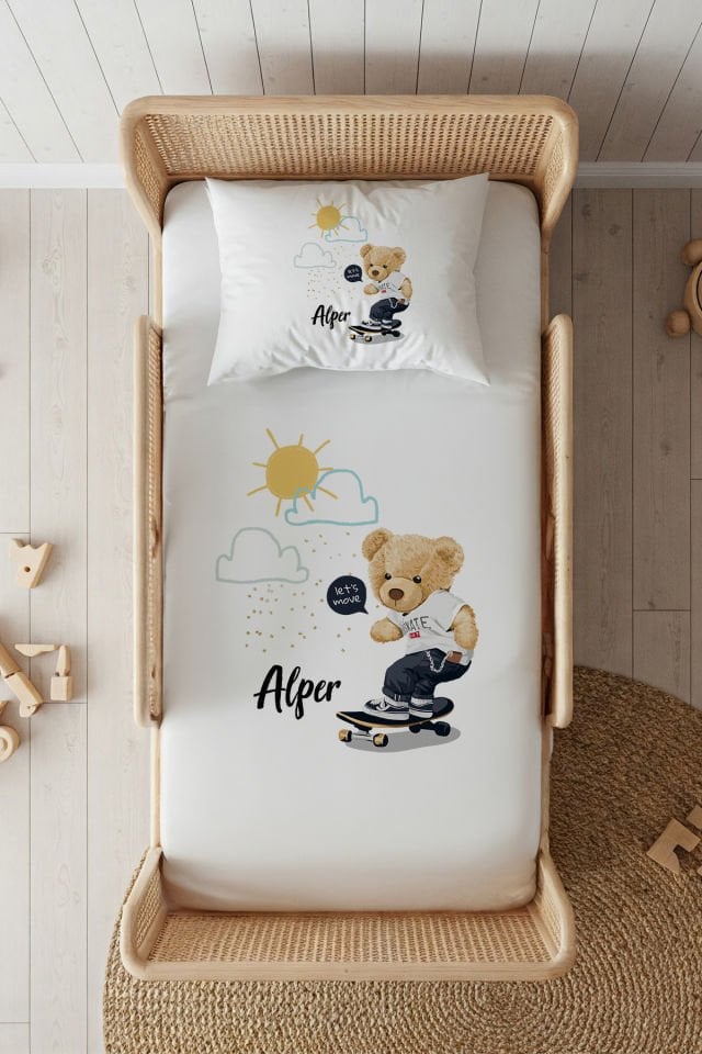 %100 Pamuk Saten İsme Özel 100x200 Tek Kişilik Lastikli Çarşaf Seti Kaykaycı Ayıcık