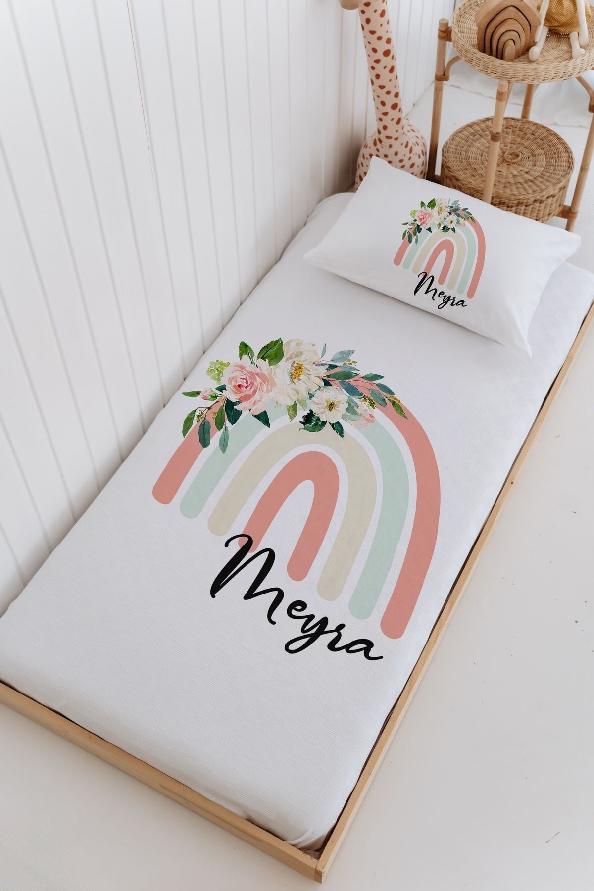 İsme Özel Bebek Ve Çocuk Tek Kişilik Pike Takımı (160 X 220cm)-Gökkuşağı