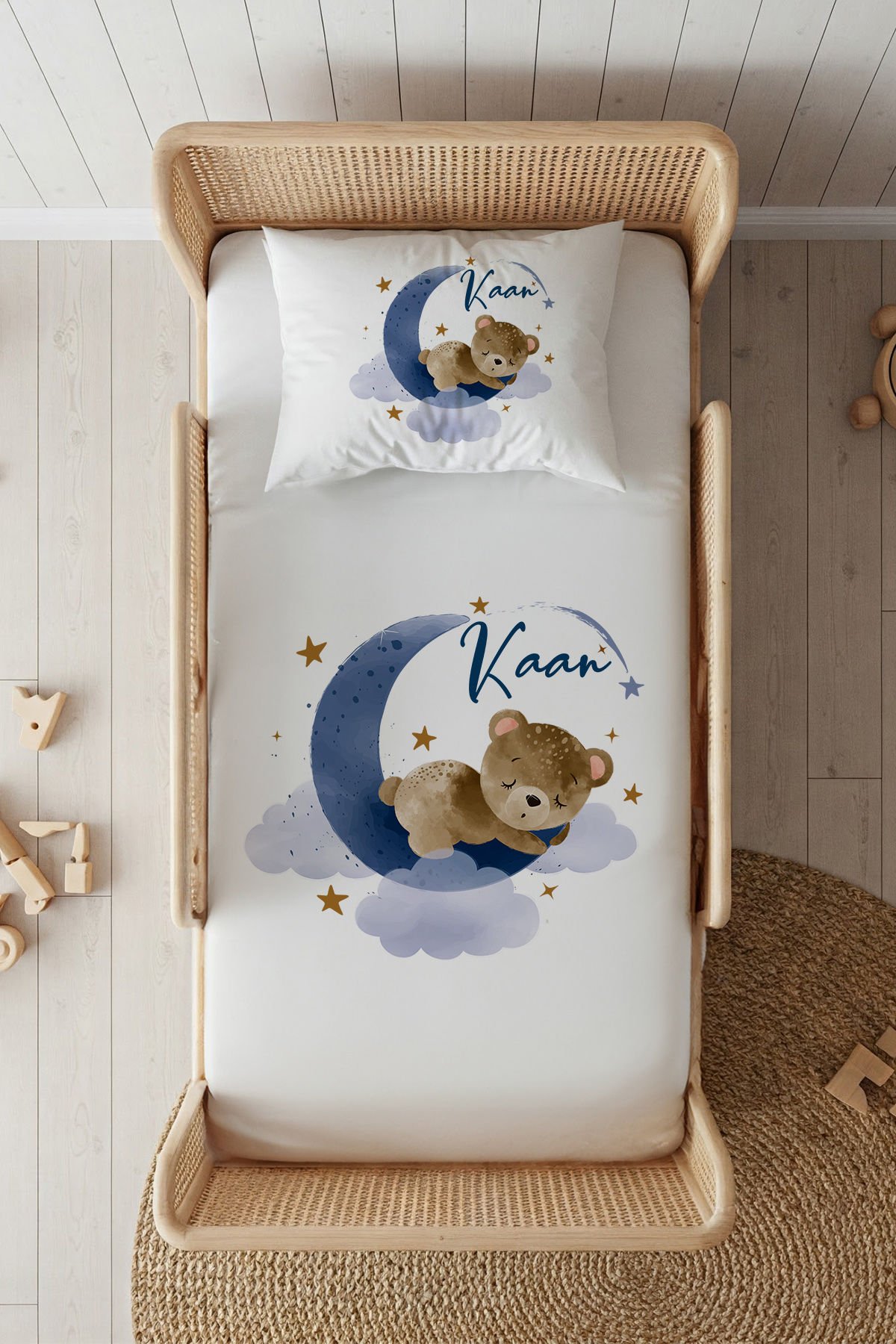 %100 Pamuk Saten İsme Özel 100x200 Tek Kişilik Lastikli Çarşaf Seti Uykucu Ayıcık