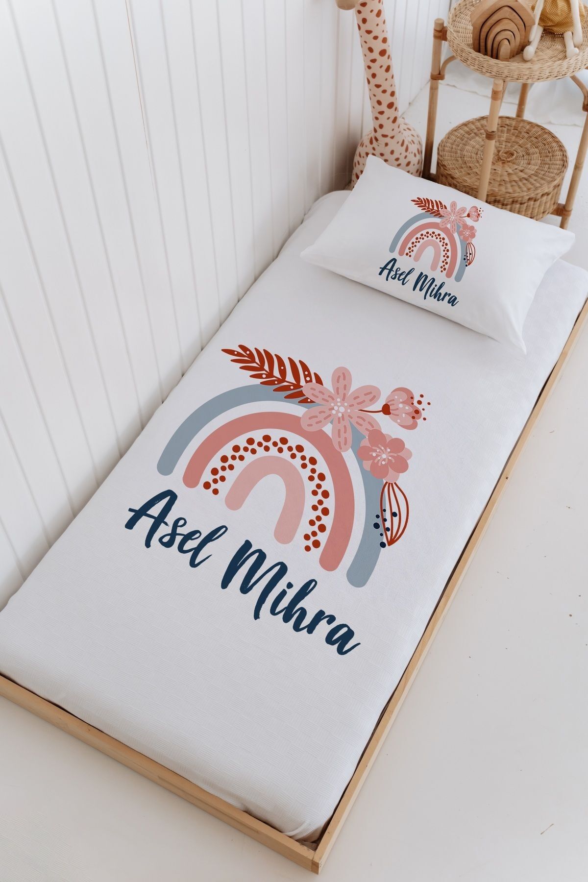 İsme Özel %100 Pamuk Bebek Ve Çocuk Tek Kişilik 165 X 225 Cm Pike Takımı-Gökkuşağı