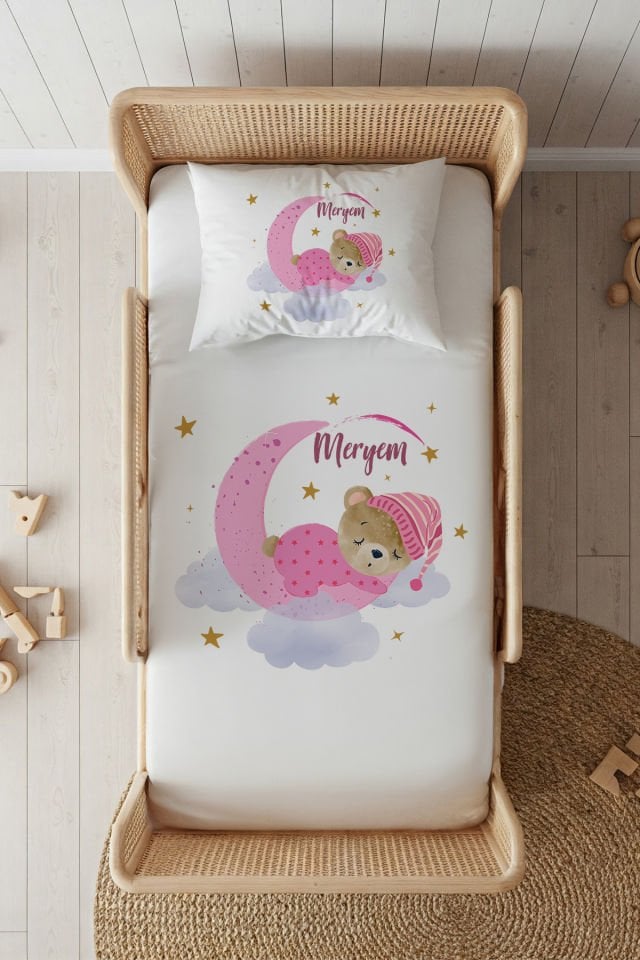 %100 Pamuk Saten İsme Özel 100x200 Tek Kişilik Lastikli Çarşaf Seti Uykucu Ayıcık