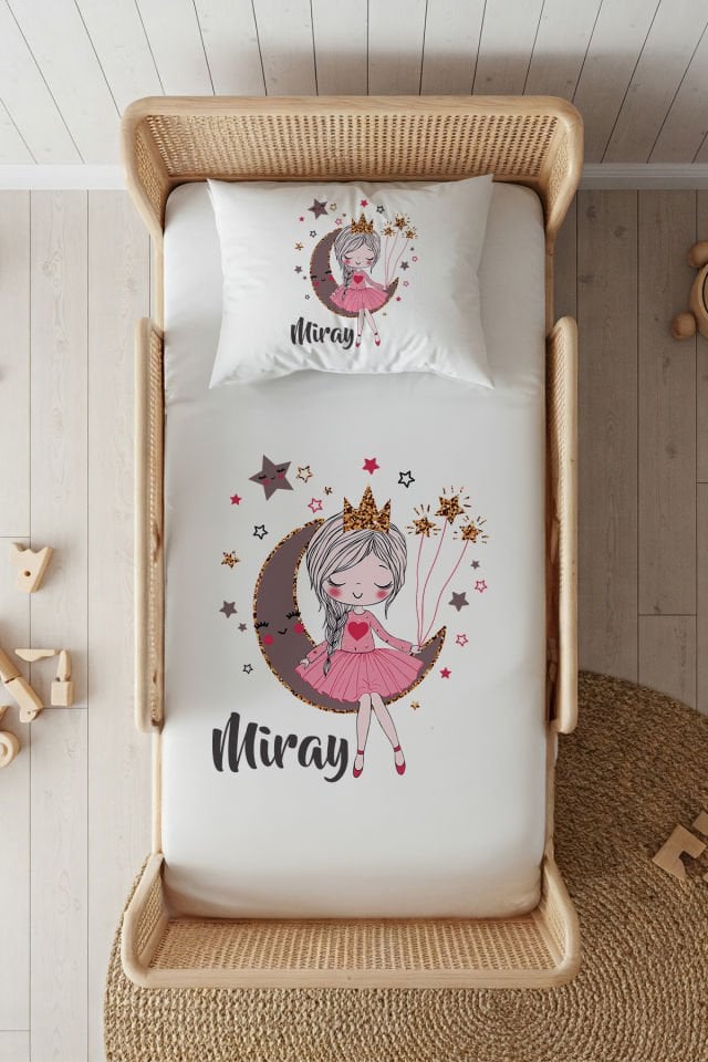 %100 Pamuk Saten İsme Özel 100x200 Tek Kişilik Lastikli Çarşaf Seti Ayda Oturan Prenses