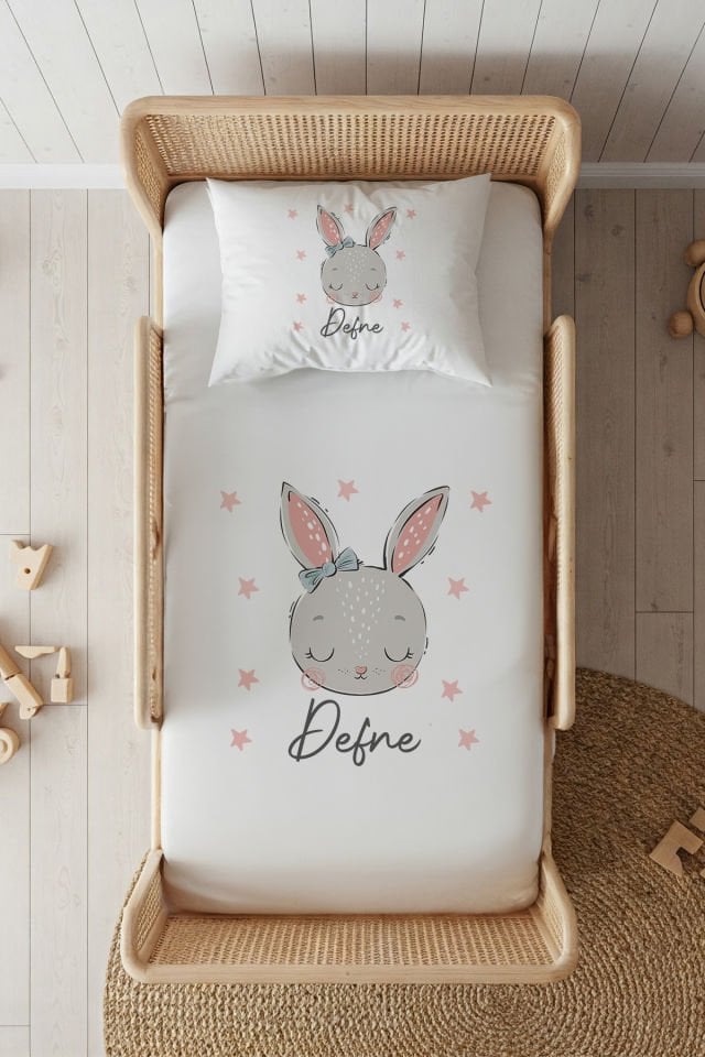 %100 Pamuk Saten İsme Özel 100x200 Tek Kişilik Lastikli Çarşaf Seti Pembe Yıldızlı Tavşan