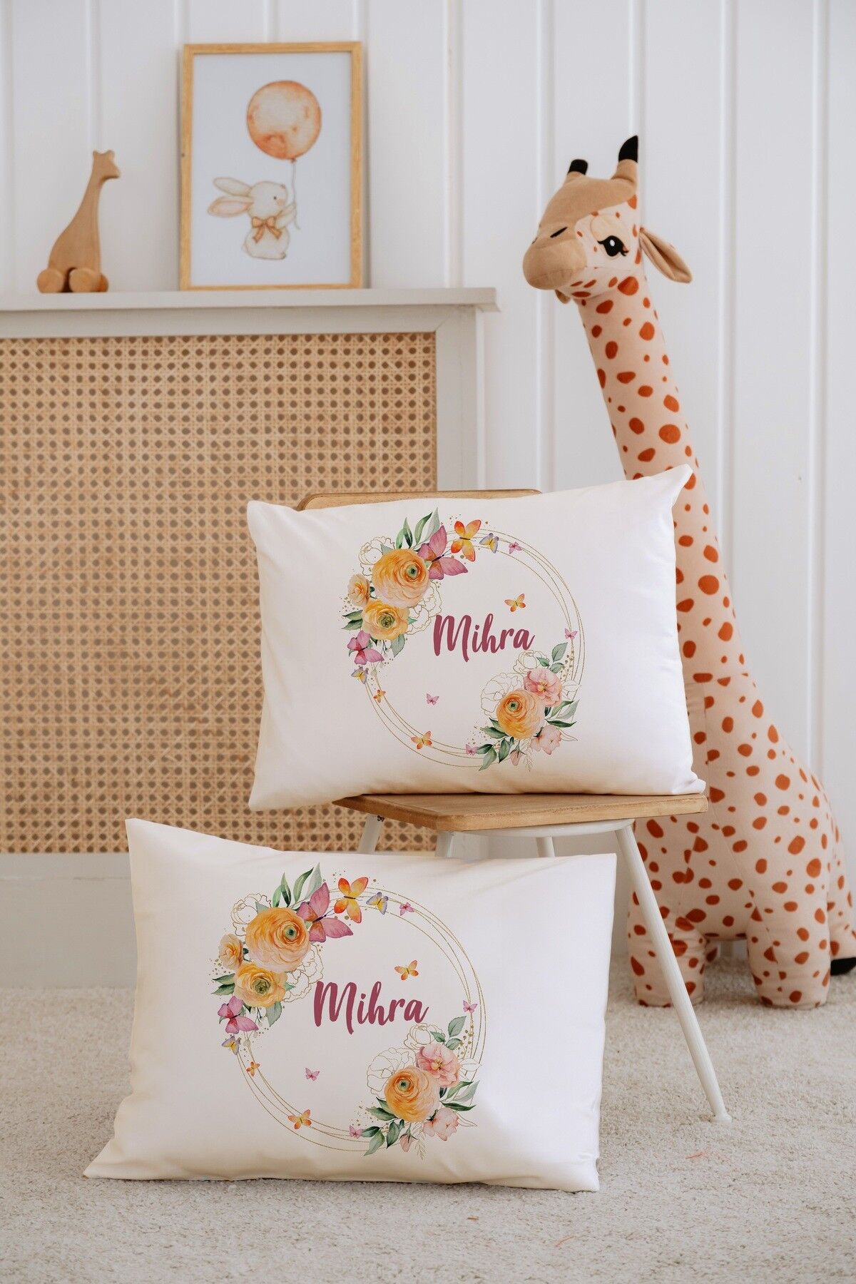 %100 Pamuk İsme Özel 2li Ekru Bebek Yastık Kılıfı 35x45 cm-Çiçek Çemberi