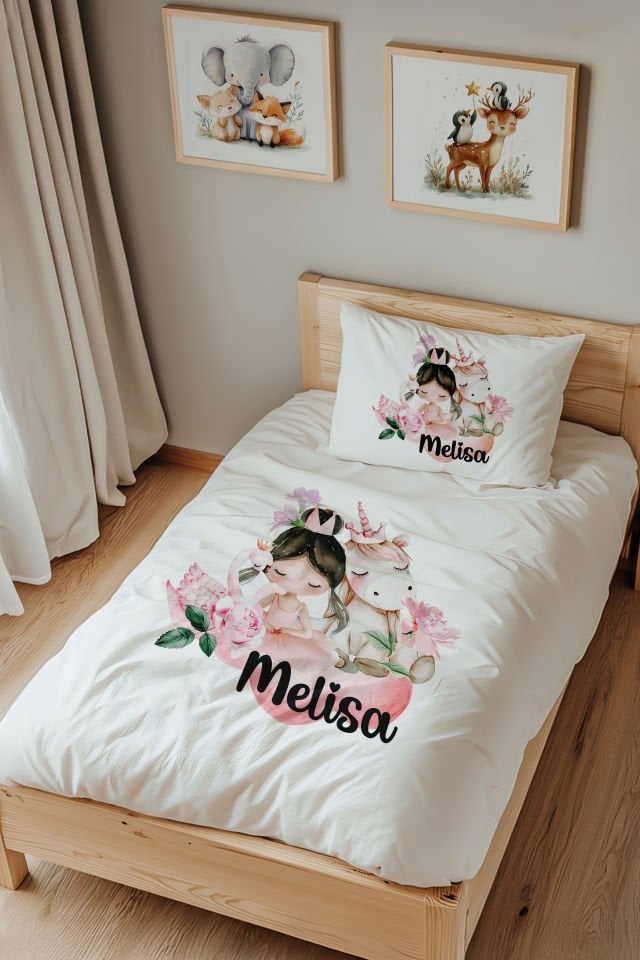 İsme Özel Tek Kişilik %100 Pamuk Çocuk Nevresim Takımı (160x220 cm) Prenses ve Unicorn