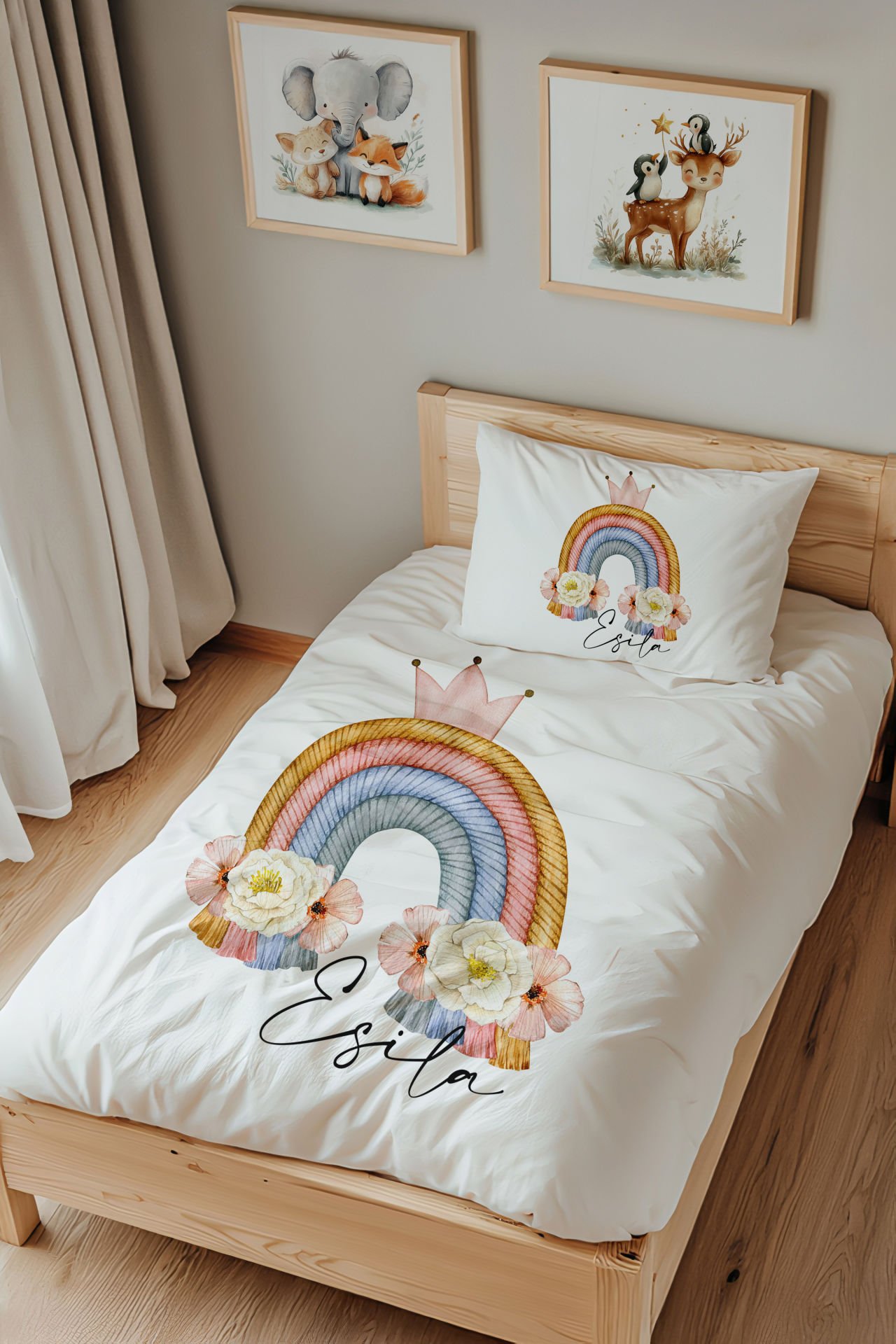 İsme Özel Tek Kişilik  Çocuk Nevresim Takımı (160x220 cm) Taçlı Gökkuşağı