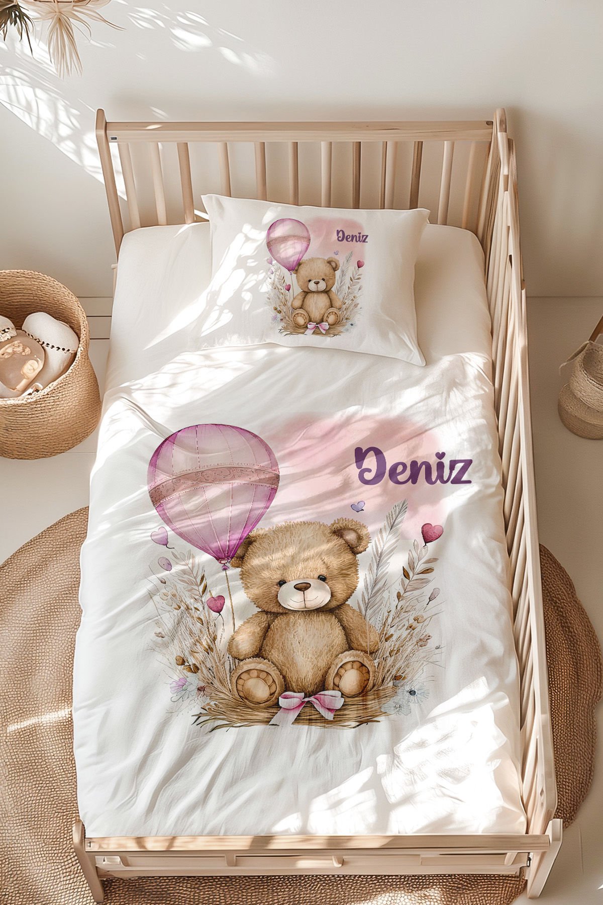 İsme Özel Montessori Yatak Nevresim Takımı (100x200 cm) Pembe Balonlu Ayıcık