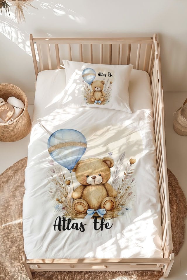 İsme Özel Montessori Yatak Nevresim Takımı (100x200 cm) Mavi Balonlu Ayıcık