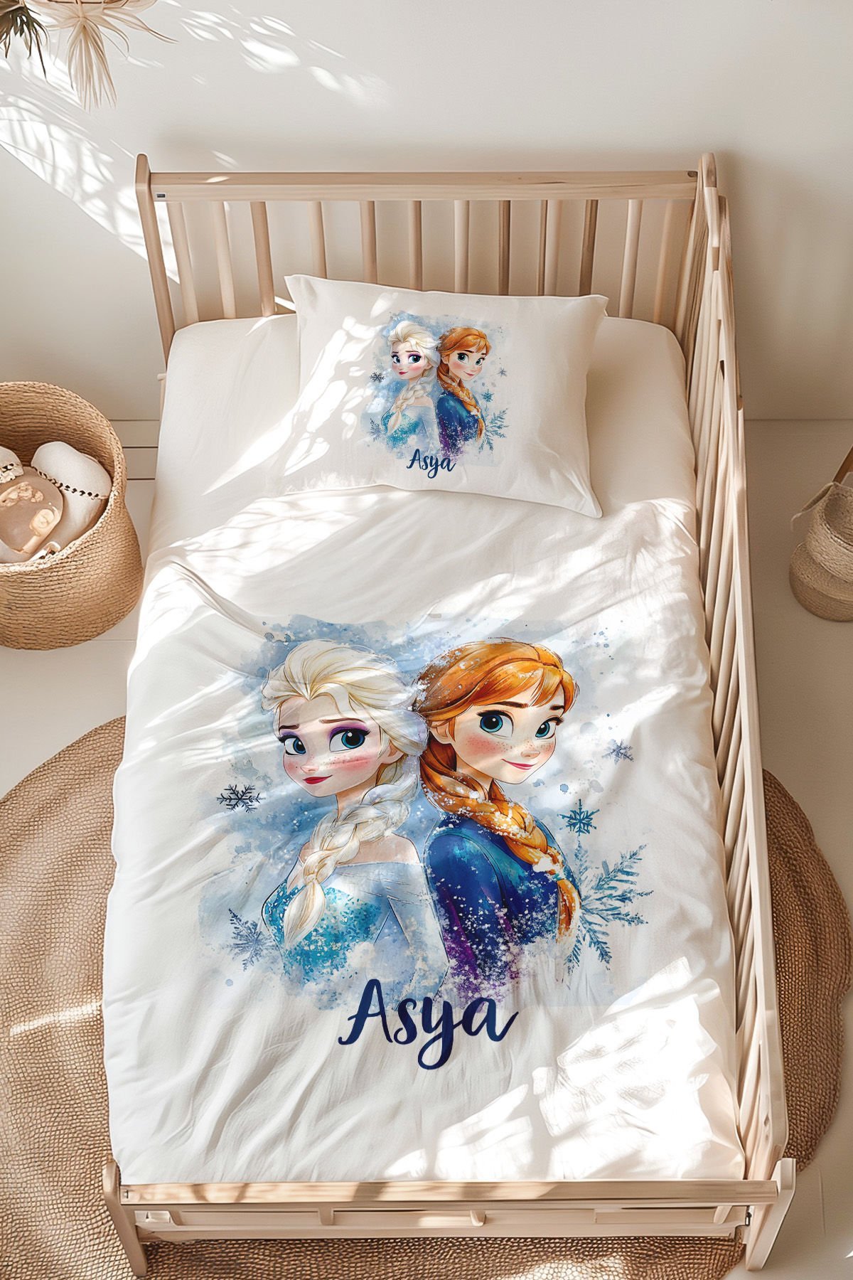 İsme Özel Montessori Yatak Nevresim Takımı (100x200 cm) Elsa ve Anna