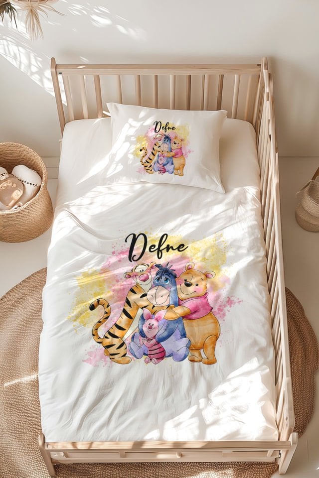 İsme Özel Montessori Yatak Nevresim Takımı (100x200 cm) Winnie the Pooh