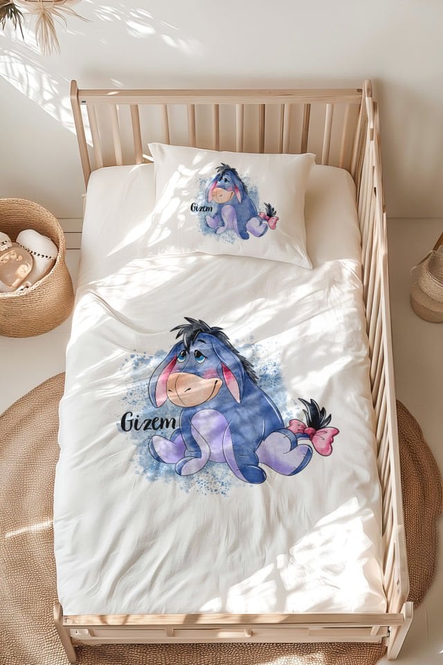 İsme Özel Montessori Yatak Nevresim Takımı (100x200 cm) Winnie The Pooh