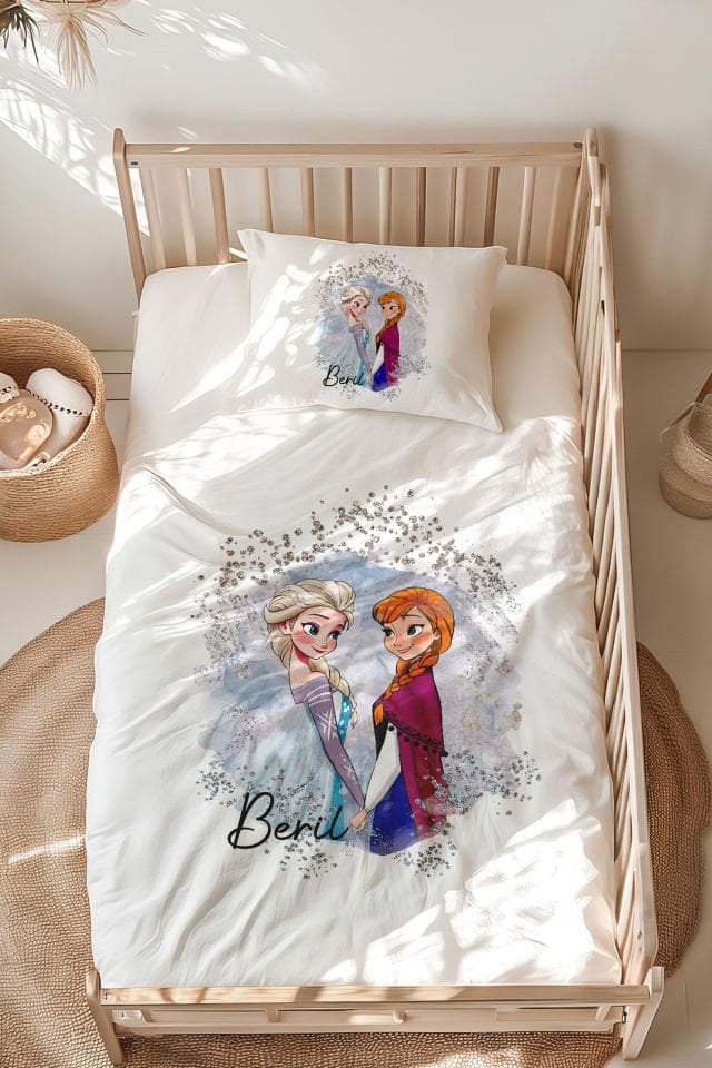 %100 Pamuk İsme Özel Montessori Yatak Nevresim Takımı (100x200 cm) Elsa ve Anna