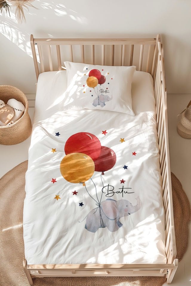 İsme Özel Montessori Yatak Nevresim Takımı (100x200 cm) Balonlu Fil