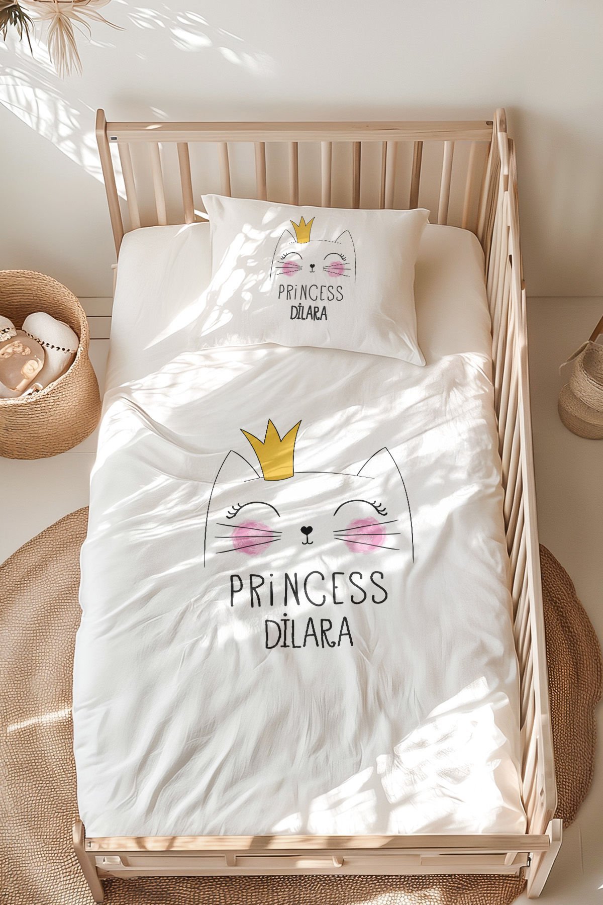 İsme Özel Montessori Yatak Nevresim Takımı (100x200 cm) Kedicik