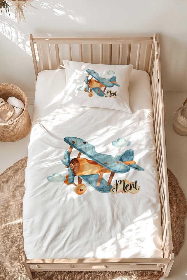 İsme Özel Montessori Yatak Nevresim Takımı (100x200 cm) Uçak