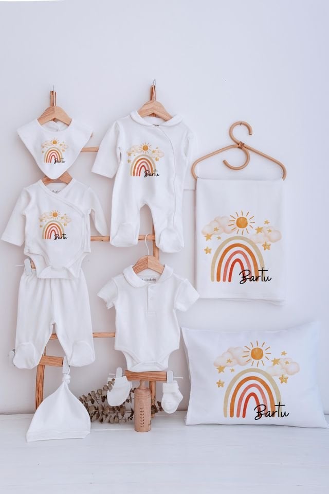 Lilabio Bebe Yaka İsme Özel Delux 12li Hastane Çıkışı Güneşli Gökkuşağı