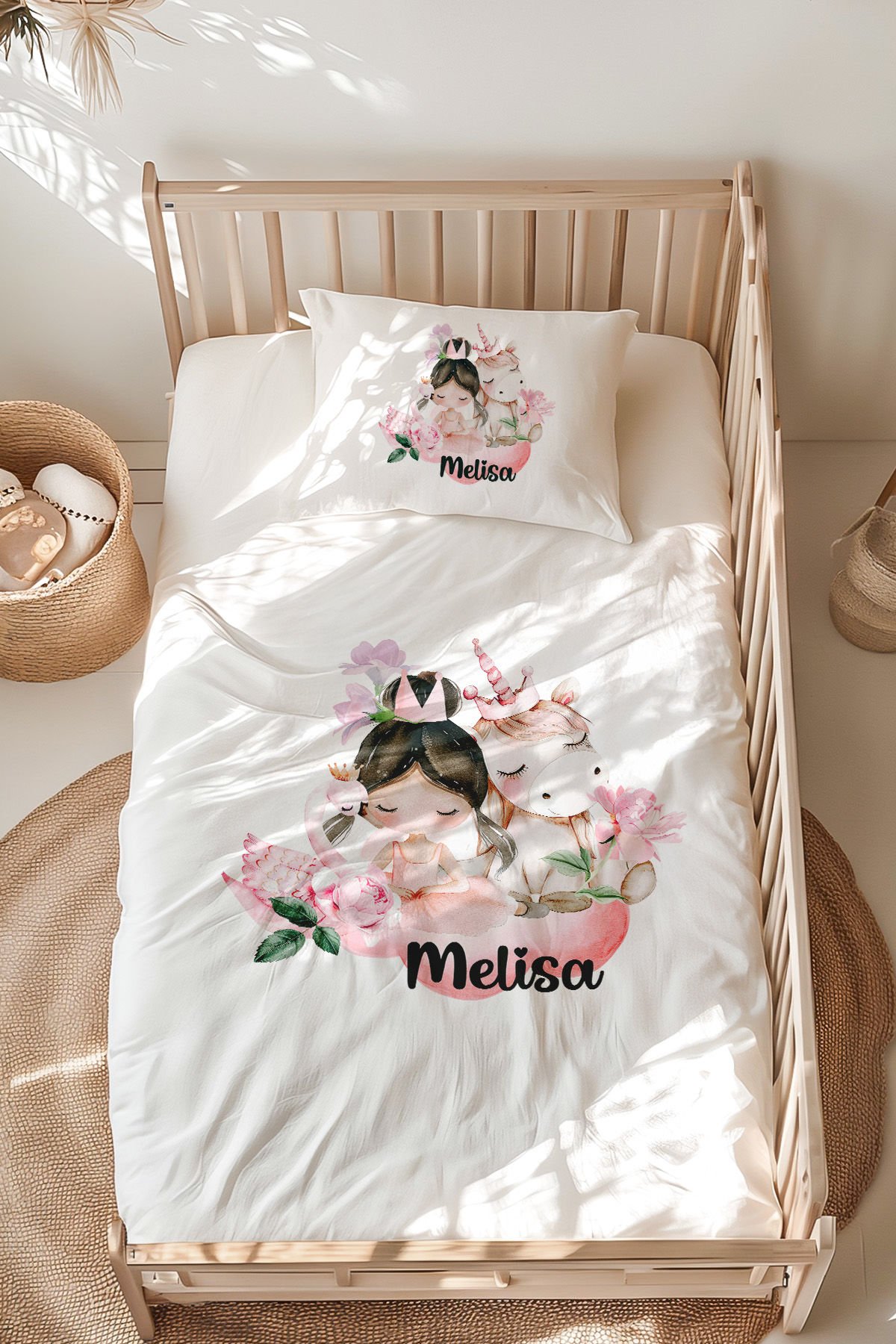 İsme Özel Montessori Yatak Nevresim Takımı (100x200 cm) Prenses ve Unicorn