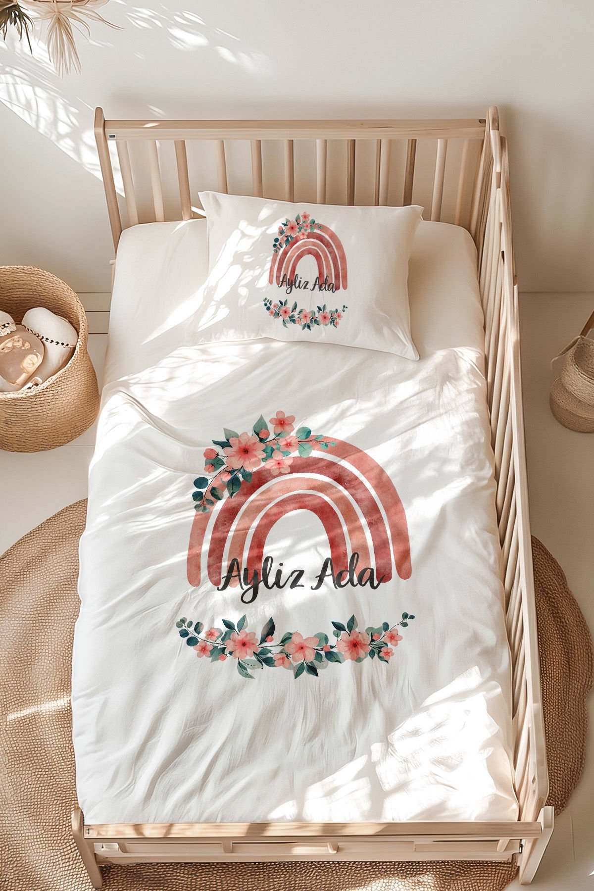 İsme Özel Montessori Yatak Nevresim Takımı (100x200 cm) Çiçekli Gökkuşağı