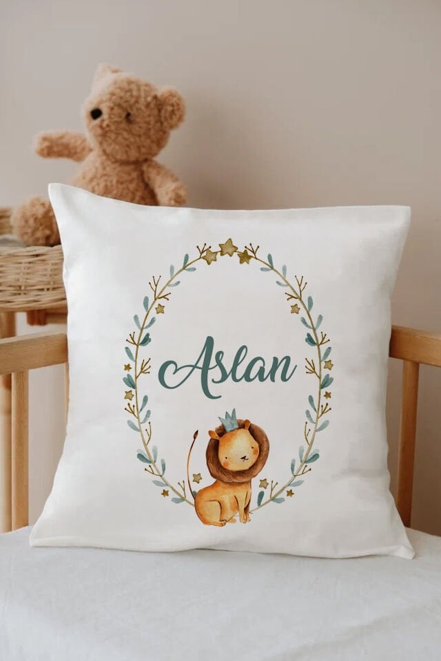İsme Özel %100 Pamuk Çocuk Odası Kırlent Kılıfı-yeşil çemberli aslan