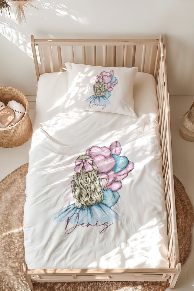 İsme Özel Montessori Yatak Nevresim Takımı (100x200 cm) Mavi Balonlu Kız