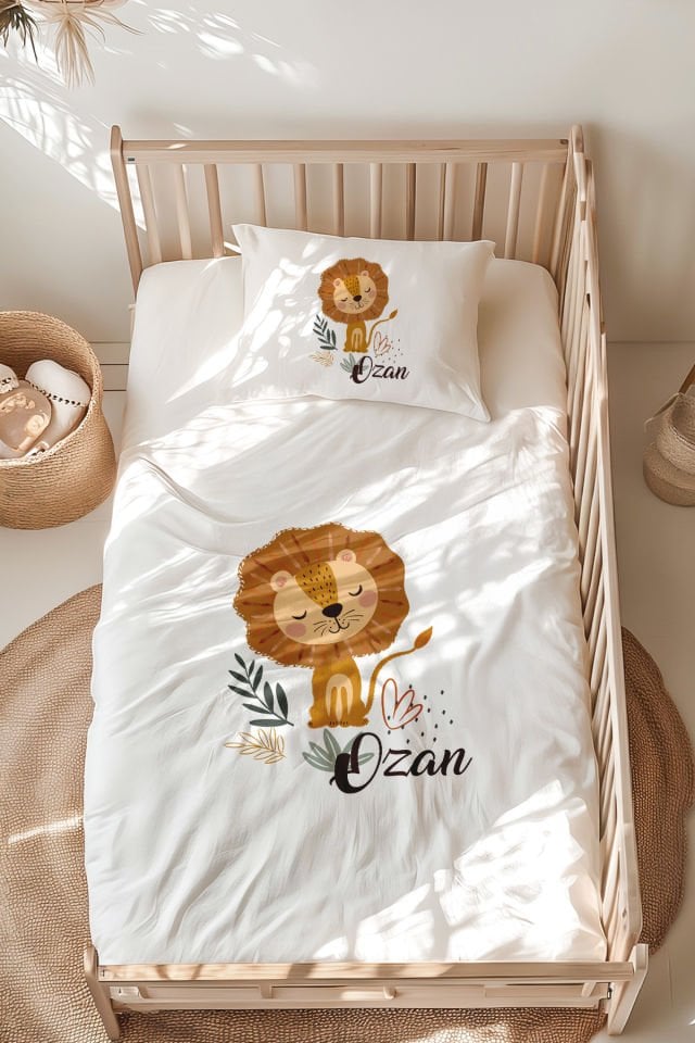 İsme Özel Montessori Yatak Nevresim Takımı (100x200 cm) Aslan