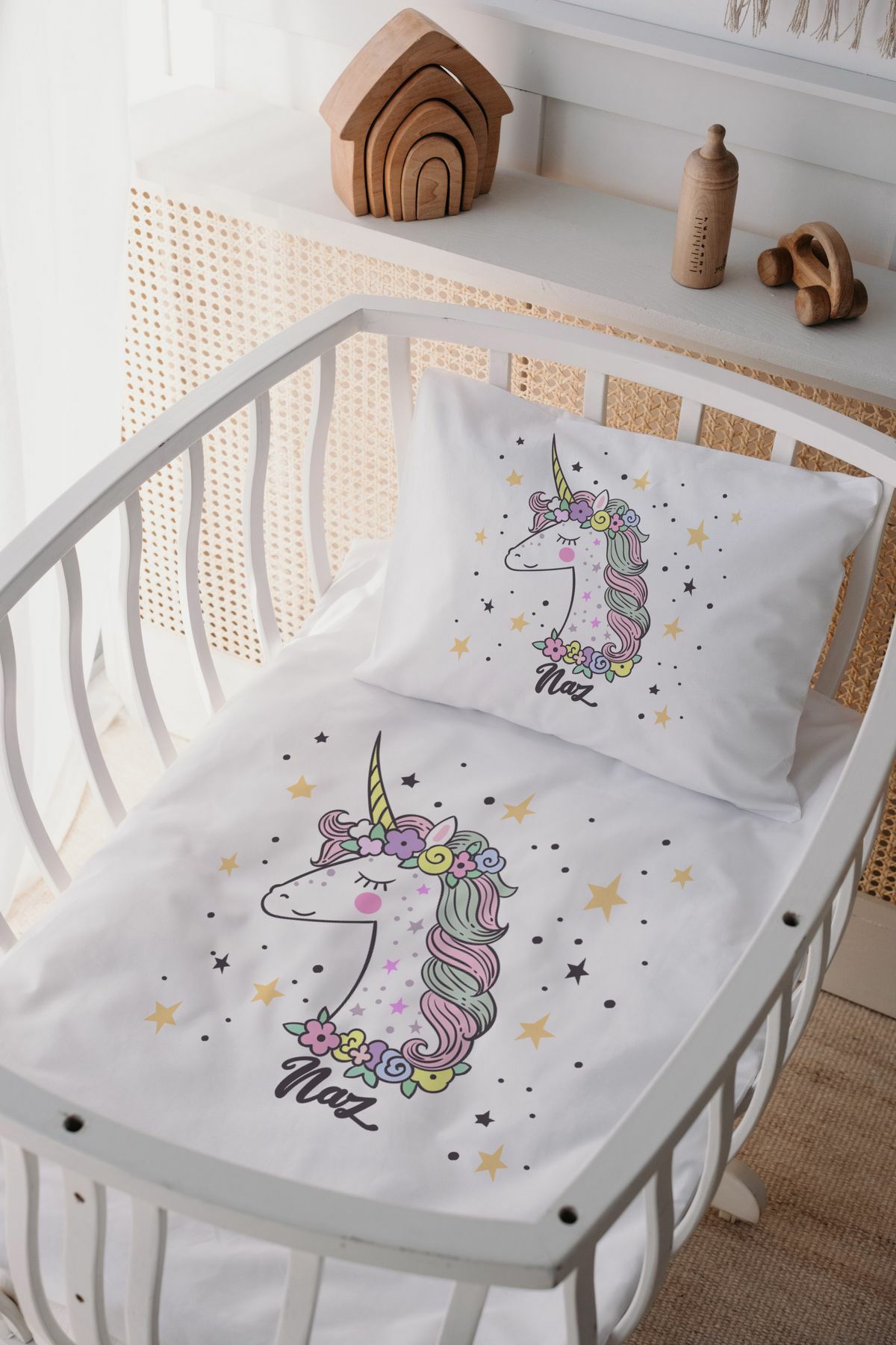 %100 Delux Pamuk İsme Özel 60x100 Anne Yanı Beşik Nevresim Takımı Unicorn