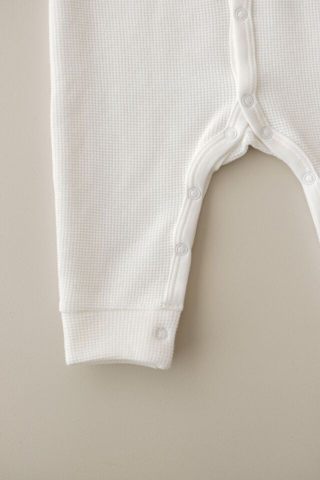 Uzun Kollu Nakış İşlemeli Waffle Kumaş Bebek Tulum 3 Ay - Beyaz