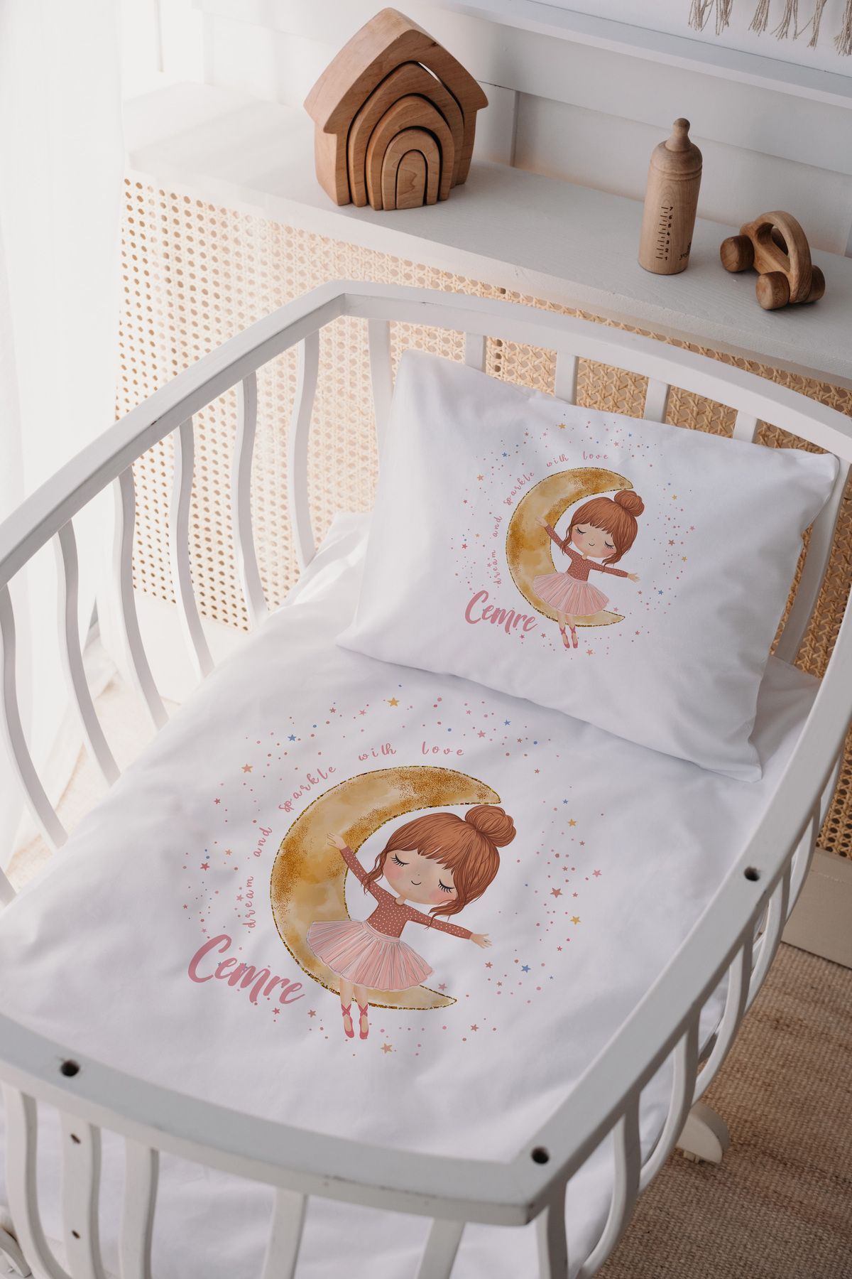 %100 Pamuk Saten Anne Yani Beşik Nevresim Takımı Aydaki Kız